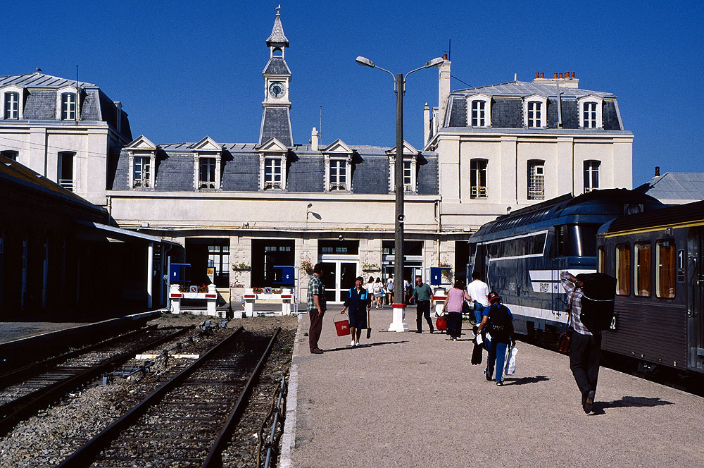 https://www.eisenbahnfotograf.de/ausland/sncf/3980235 SNCF 67483 Le Treport 6.8.1998.jpg